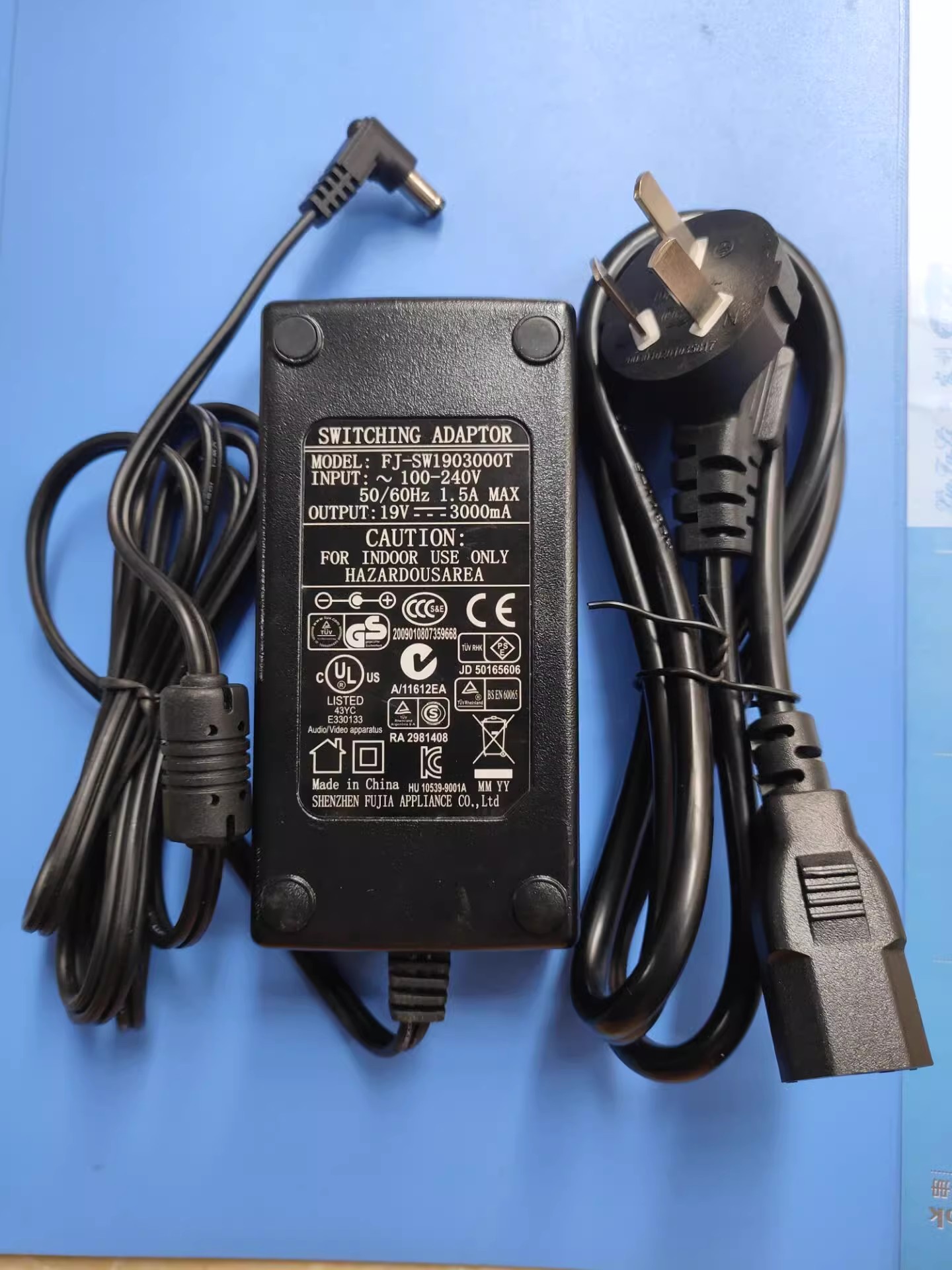 *Brand NEW* POWER Supply FJ-SW1903000T FJ AC100-240V 50/60Hz 19V 3000MA AC DC ADAPTHE