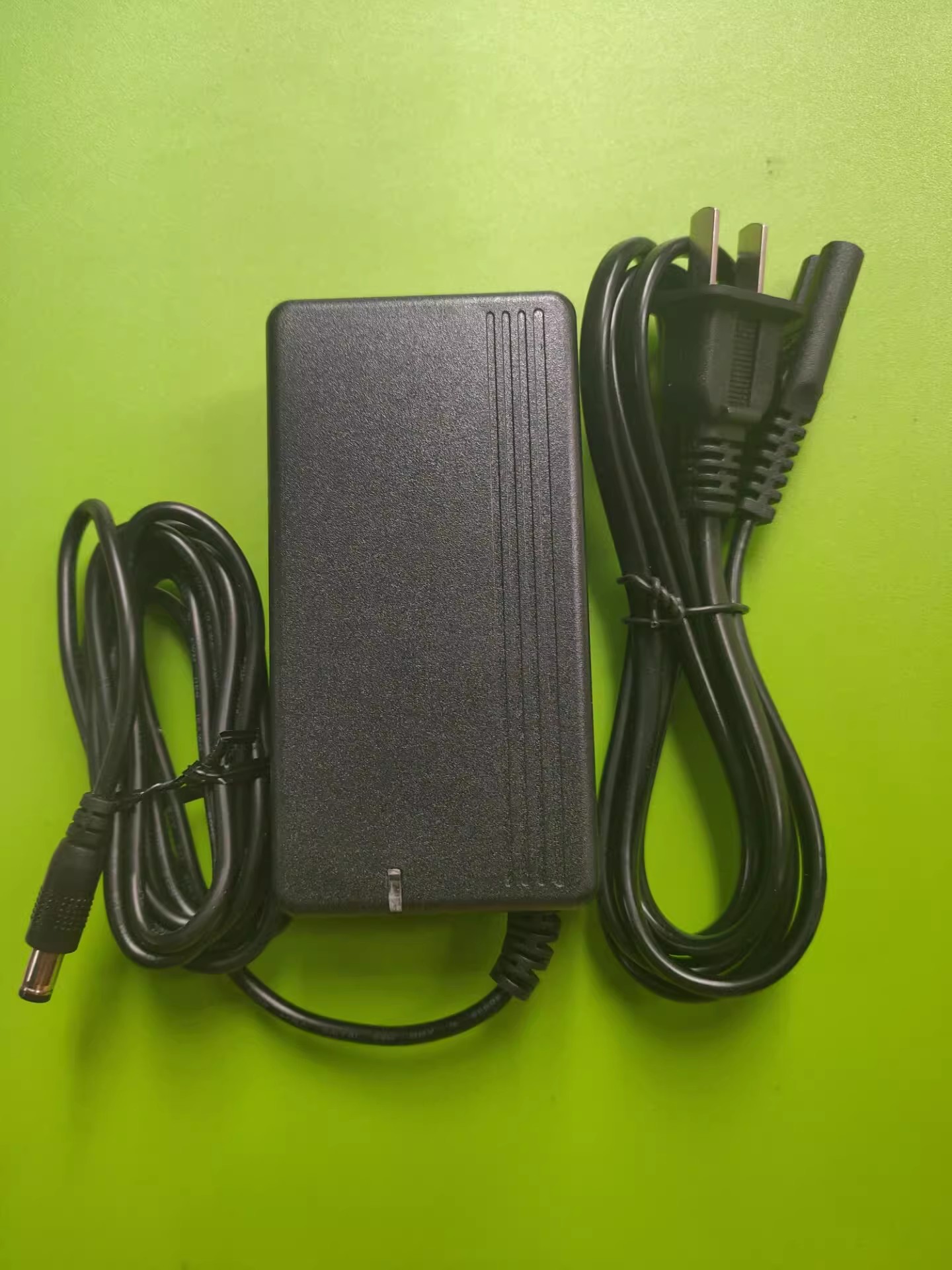 *Brand NEW* 18V 3A AC DC ADAPTHE MOSO SOY-1800300 POWER Supply