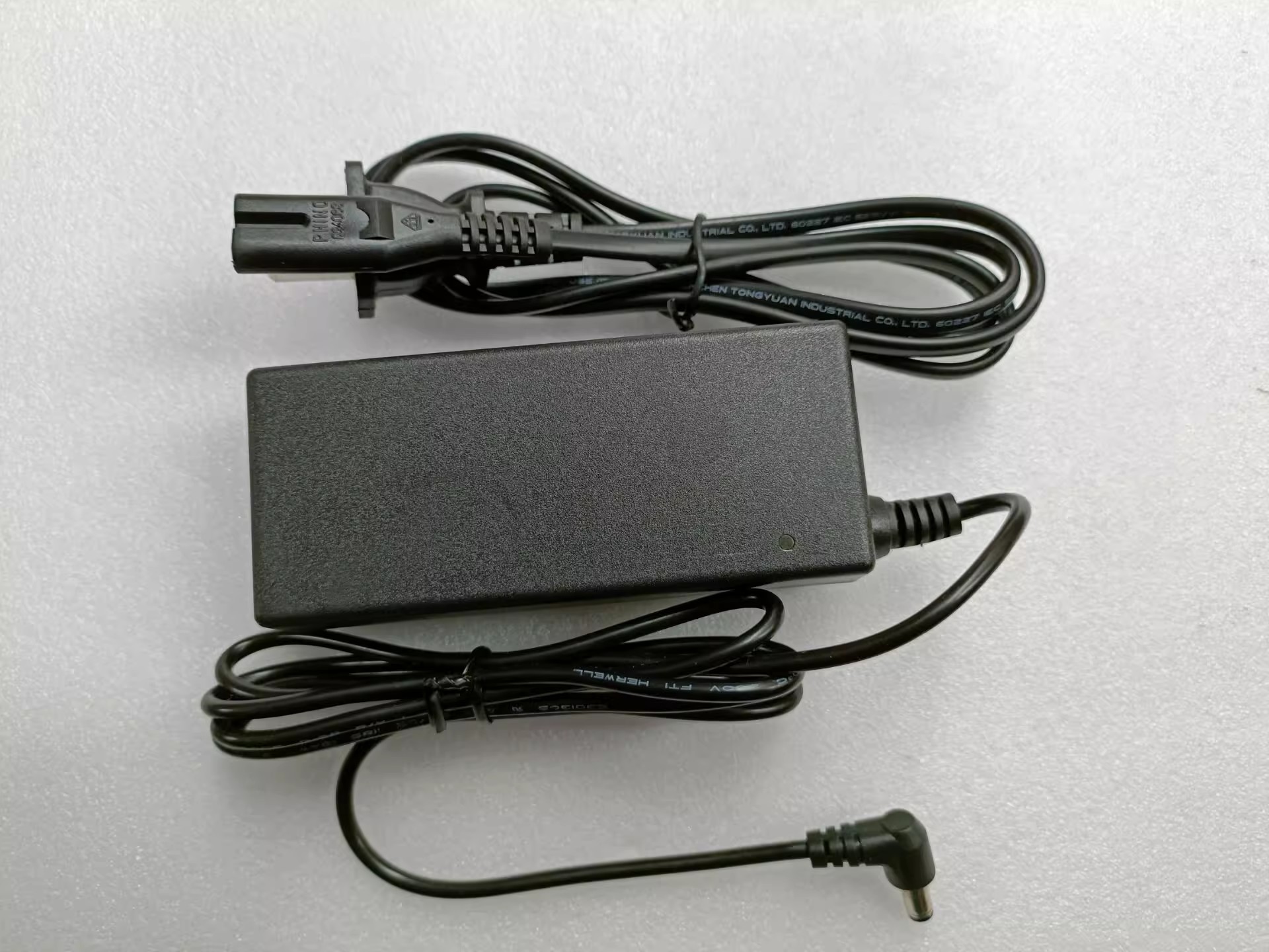 *Brand NEW* EDAC 19V 3.78A AC DC ADAPTHE EA10682V-190 POWER Supply