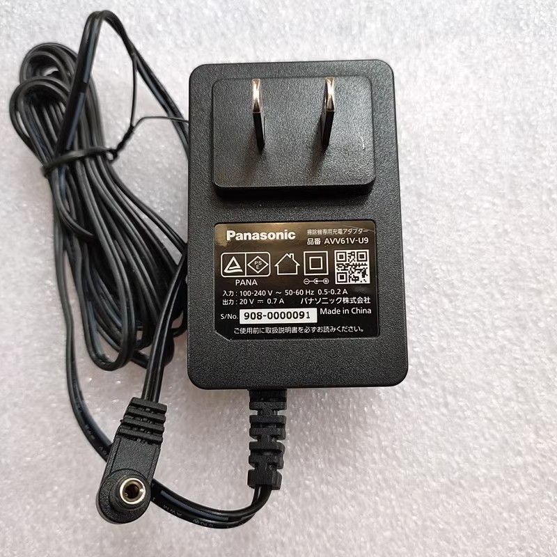 *Brand NEW* Panasonic AVV61V-U8 20V 0.7A AC DC ADAPTHE POWER Supply