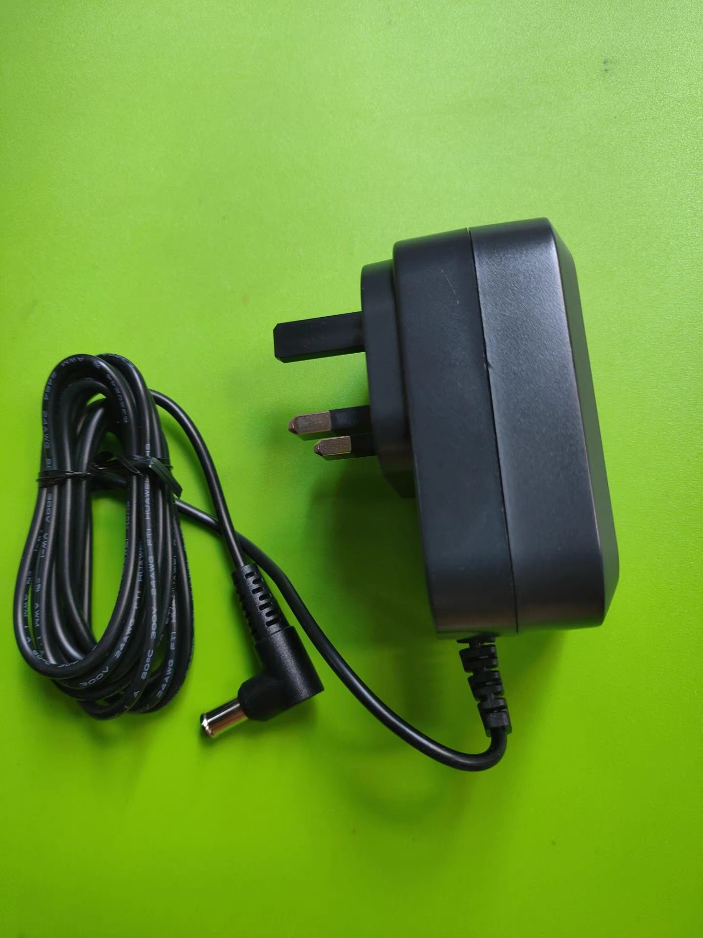 *Brand NEW* Shark YLS0243A-U288080 28.8V 800MA AC DC ADAPTHE POWER Supply - Click Image to Close