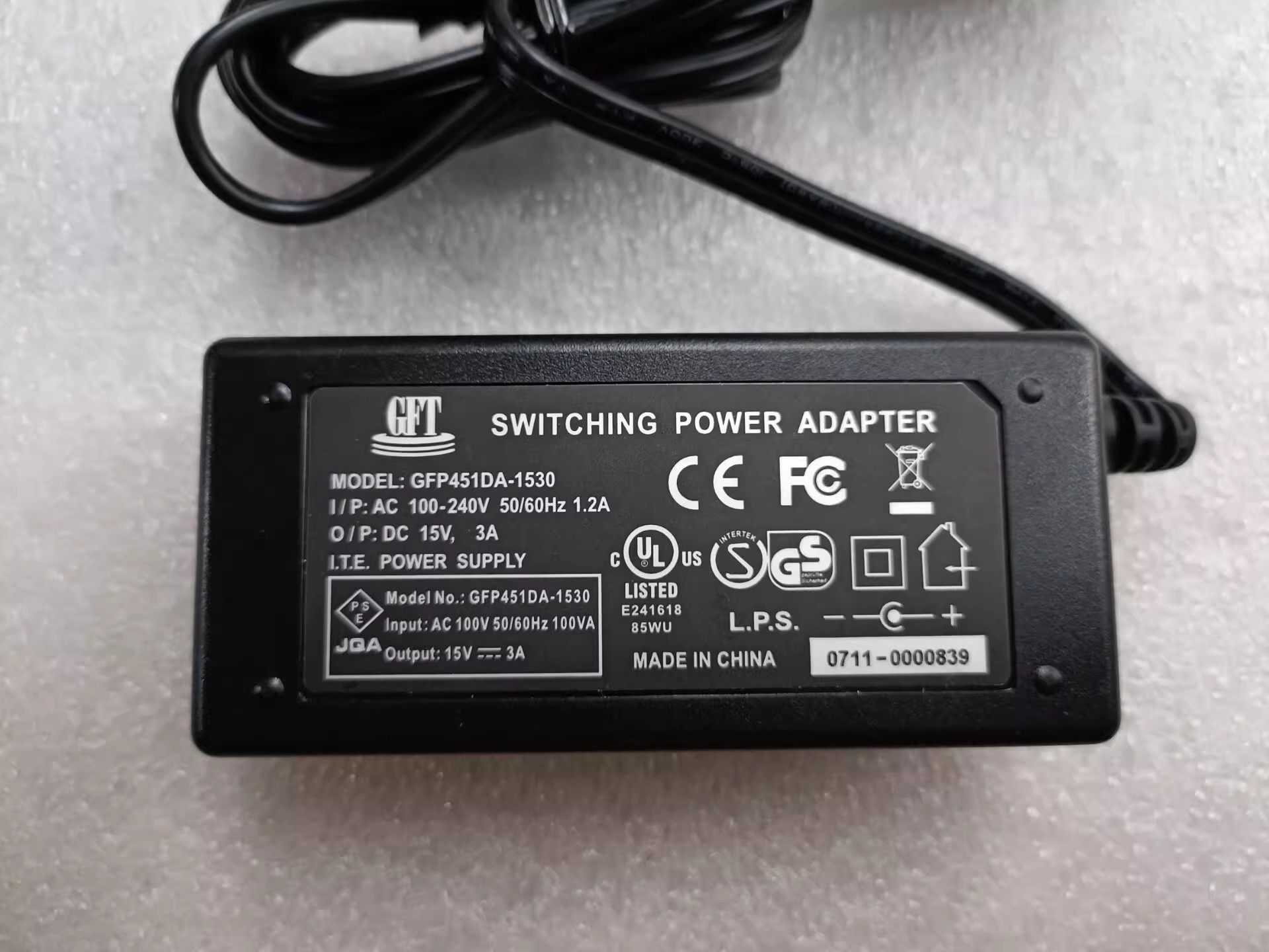 *Brand NEW* AC100-240V 50/60Hz GFT 15V 3A AC DC ADAPTHE GFP451DA-1530 POWER Supply