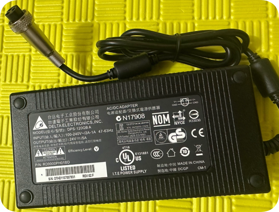 *Brand NEW*DELTA 24V 5A three-pin 3-hole power adapter cable DPS-120QB A medical display