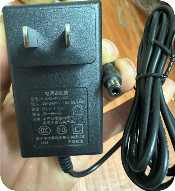 *Brand NEW*Shanglin Science and Technology SLA030-W19-002 Power Adapter 19V1.58A Round Port 5.5*2.5 Charger Tr
